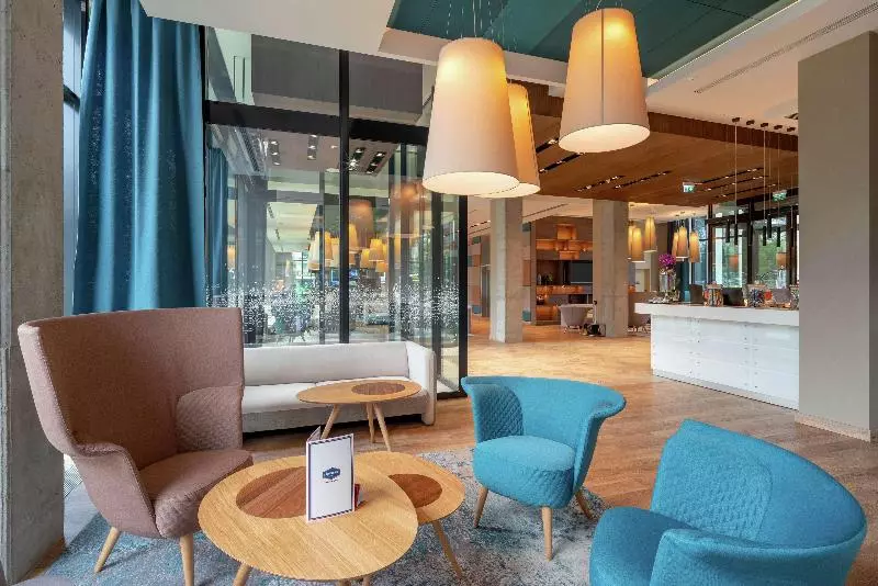 هتل Hampton By Hilton Warsaw Mokotow