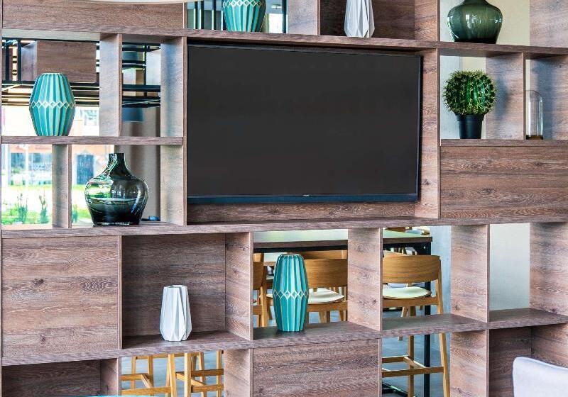 בית מלון כפרי Hampton By Hilton Warsaw Mokotow