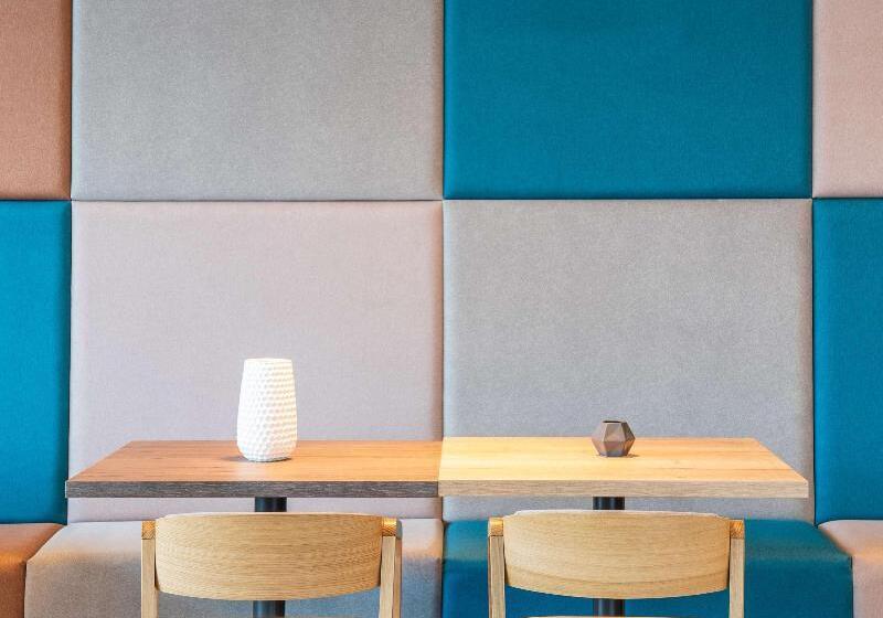 בית מלון כפרי Hampton By Hilton Warsaw Mokotow