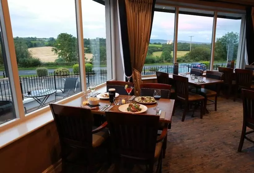 هتل The Mellon Country Inn