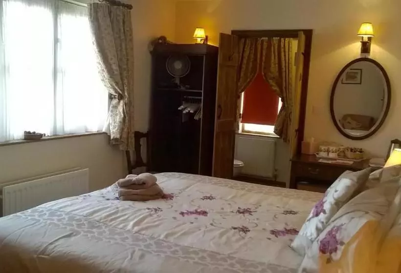 ペンション Waterside Guest House