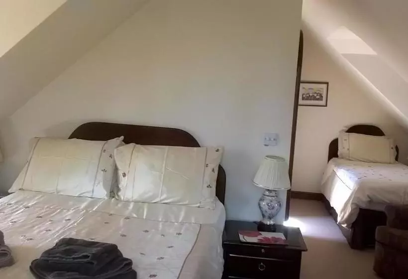 ペンション Waterside Guest House