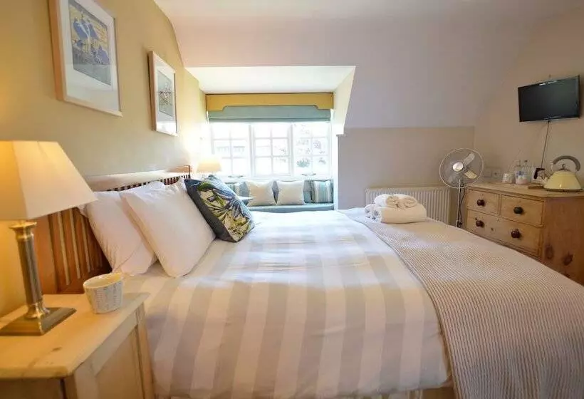 Retkeilymaja The Dolphin Inn