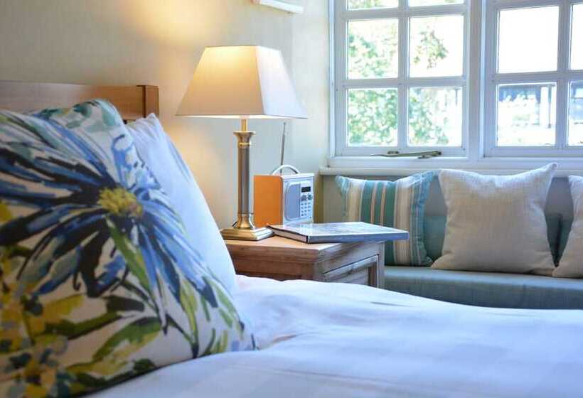 הוסטל The Dolphin Inn