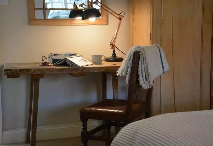 Retkeilymaja The Dolphin Inn