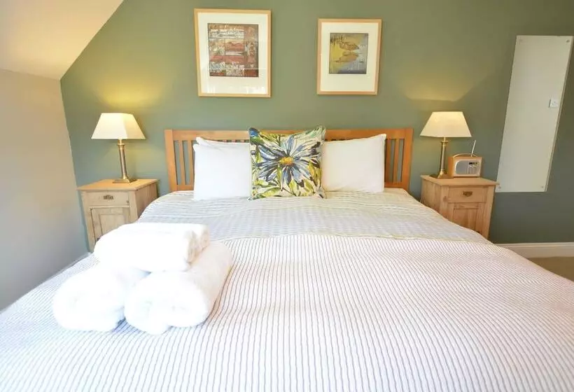 Retkeilymaja The Dolphin Inn