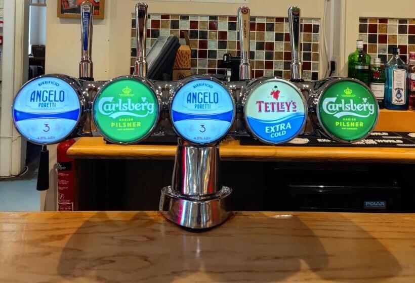 הוסטל The George Carvery &