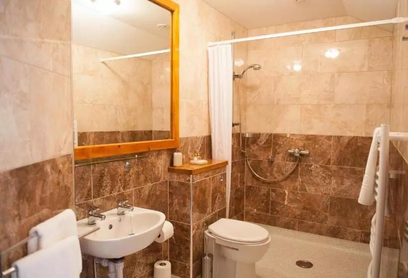 Retkeilymaja The Little Crown Inn