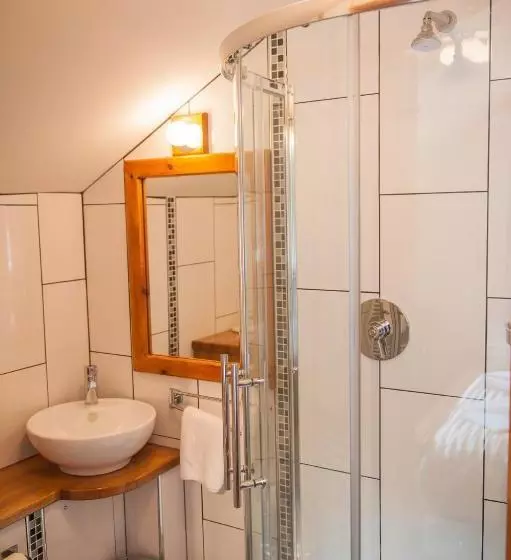 Retkeilymaja The Little Crown Inn