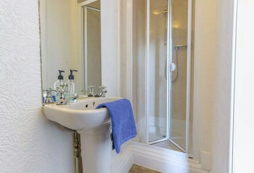 ユースホステル The Watergate Inn