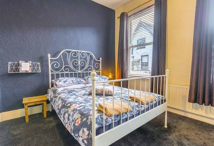 ユースホステル The Watergate Inn