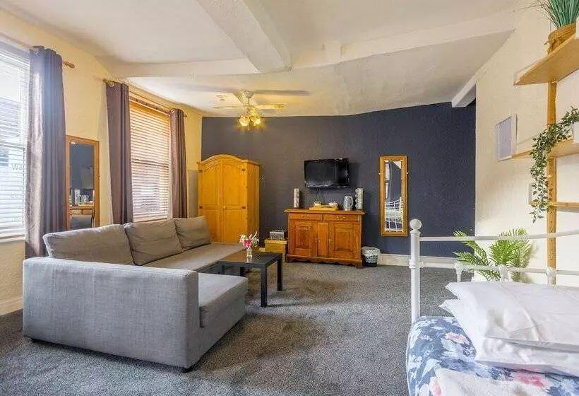 ユースホステル The Watergate Inn