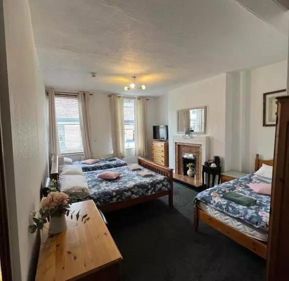 ユースホステル The Watergate Inn