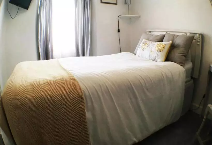 Hillside Bed And Breakfast