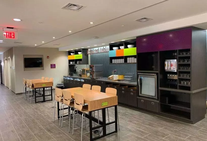 ホテル Home2 Suites By Hilton Newark Airport