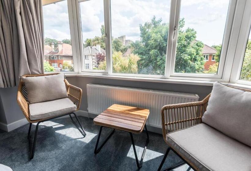 ペンション The Cransley By Grandeur Property