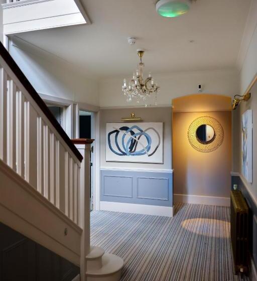 ペンション The Cransley By Grandeur Property