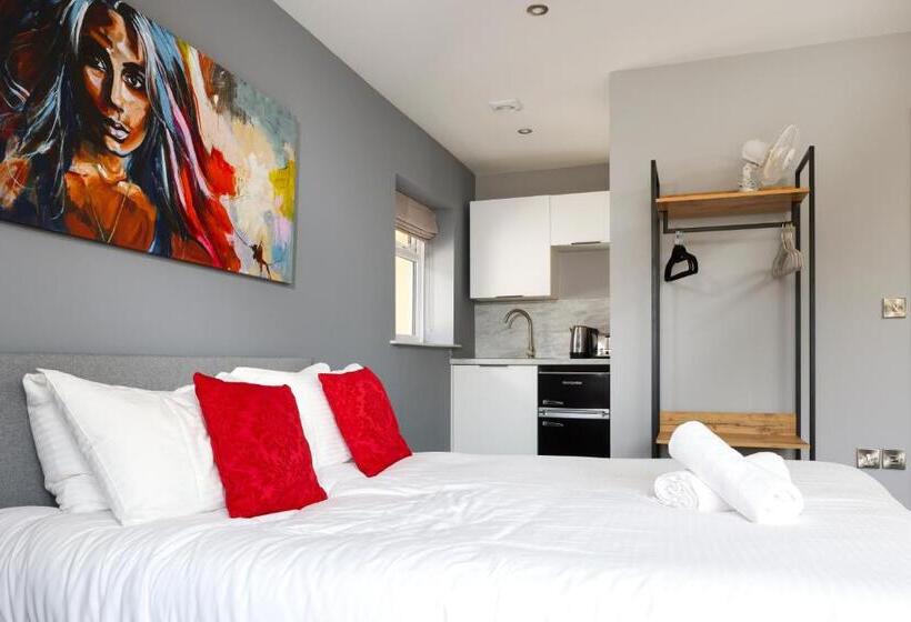 ペンション The Cransley By Grandeur Property