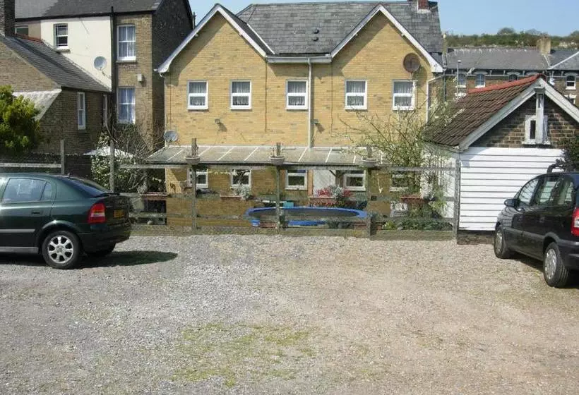 Majatalo Longfield Guest House