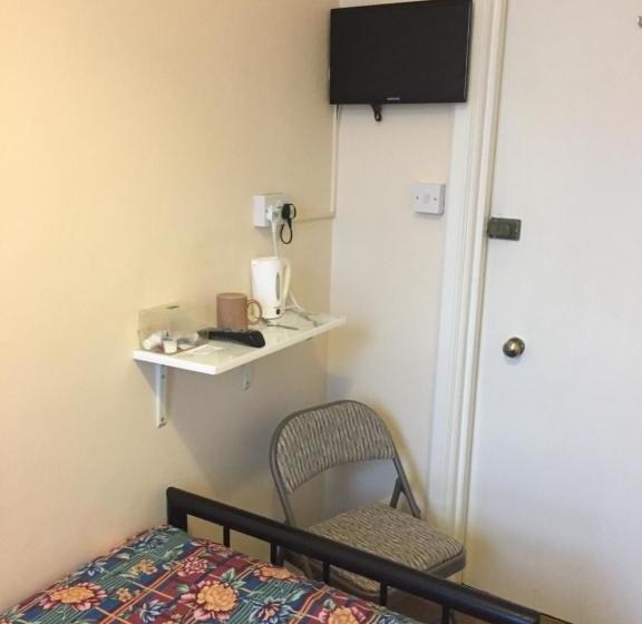 بنسيون Longfield Guest House