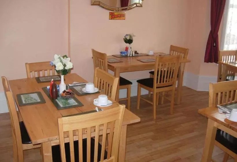 Majatalo Longfield Guest House