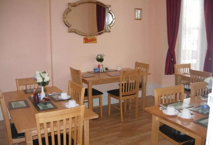 Majatalo Longfield Guest House