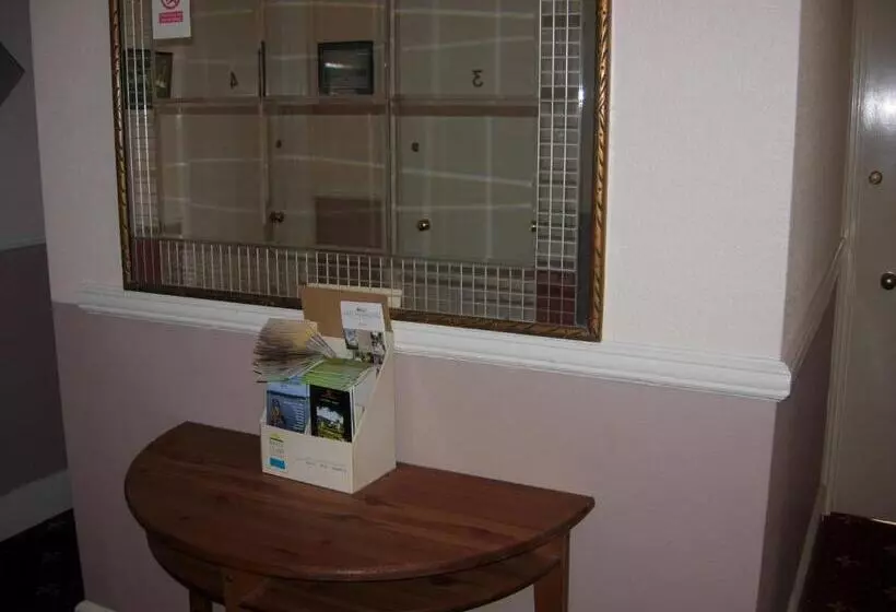 Majatalo Longfield Guest House