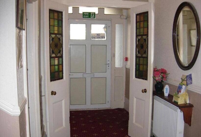 بنسيون Longfield Guest House