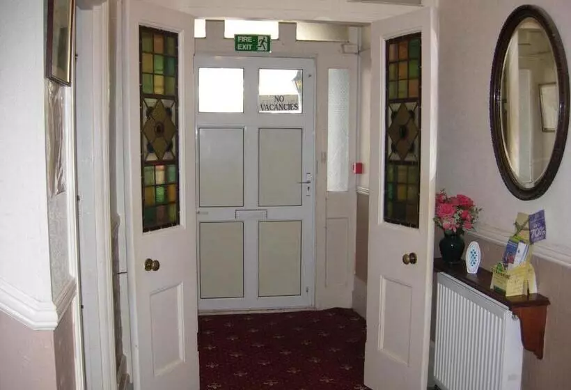 Majatalo Longfield Guest House