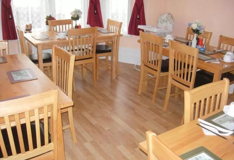 Majatalo Longfield Guest House