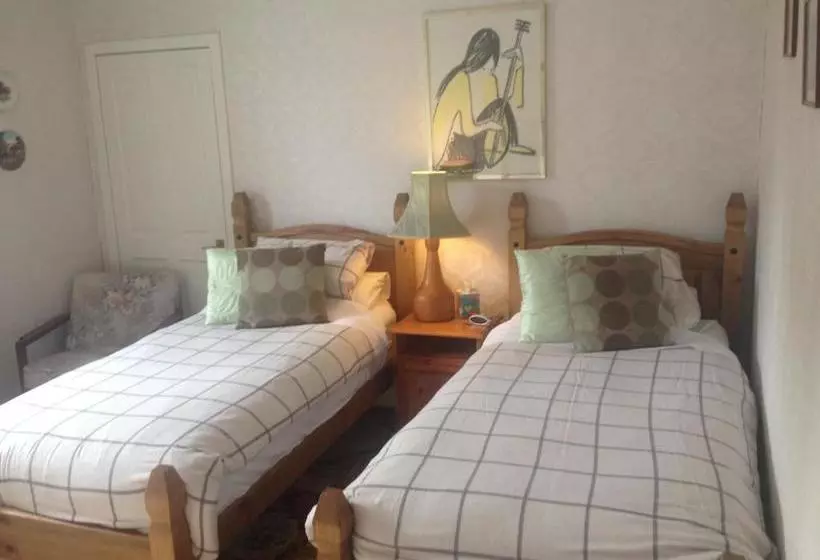 Majatalo Tanglin Guest House