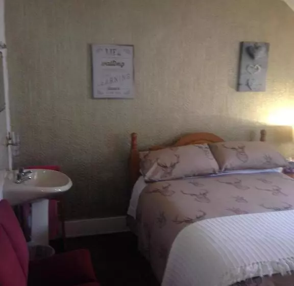 Majatalo Tanglin Guest House