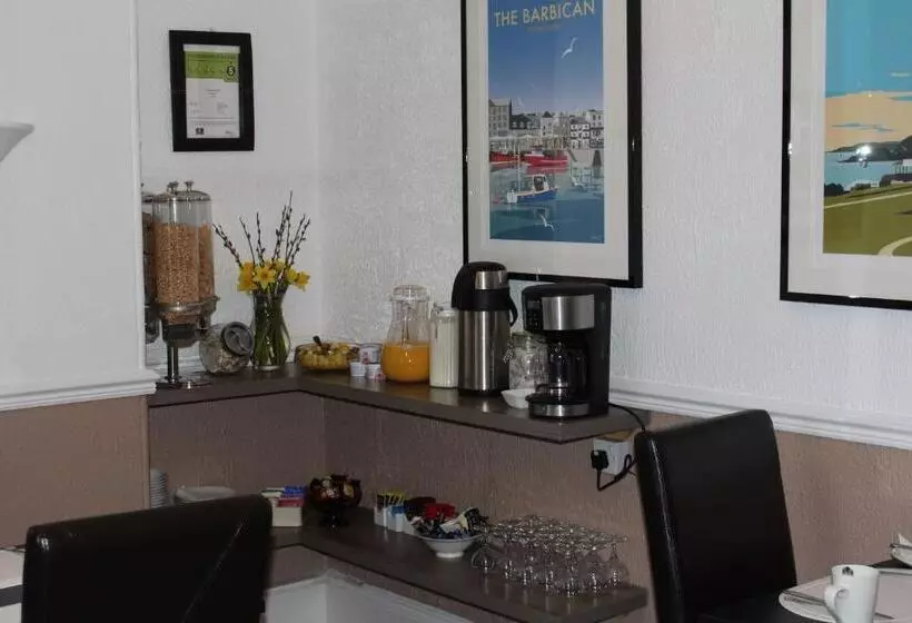 ペンション The Tudor Guest House