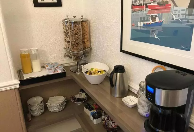 ペンション The Tudor Guest House