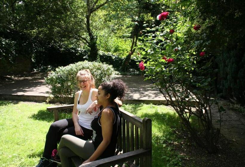 Alberg Belsize House