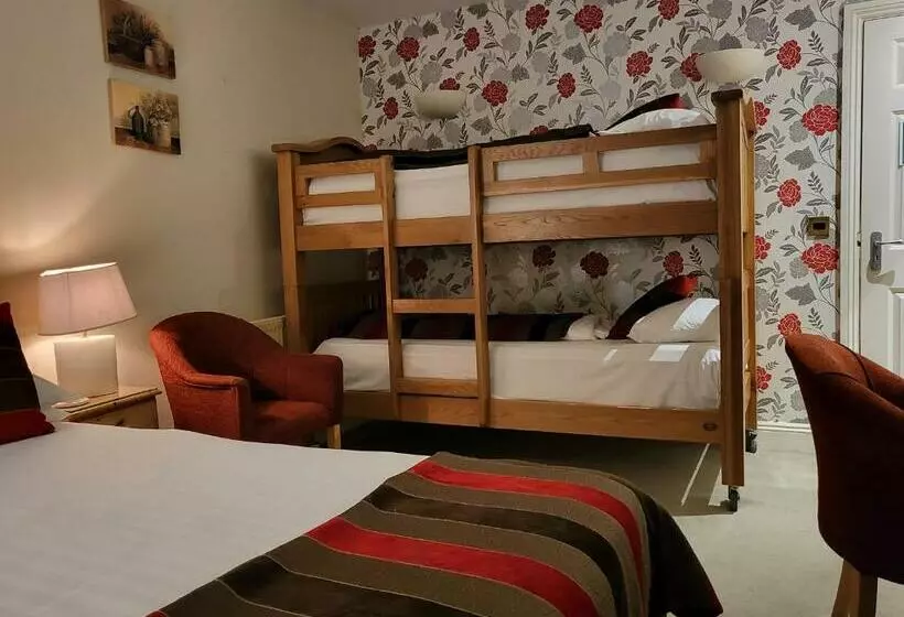 ユースホステル The Royal Inn