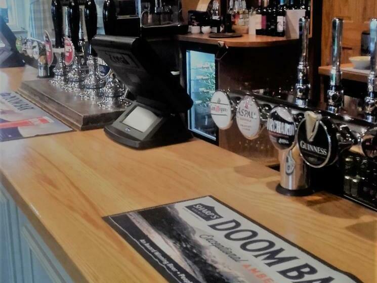 ユースホステル The Royal Inn