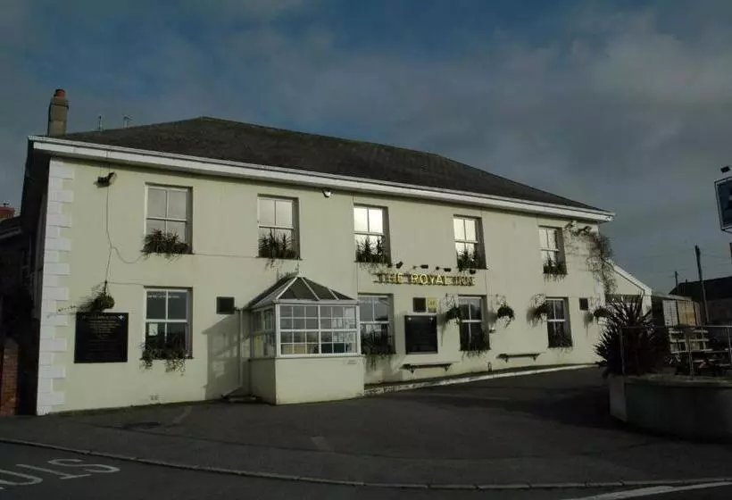 ユースホステル The Royal Inn