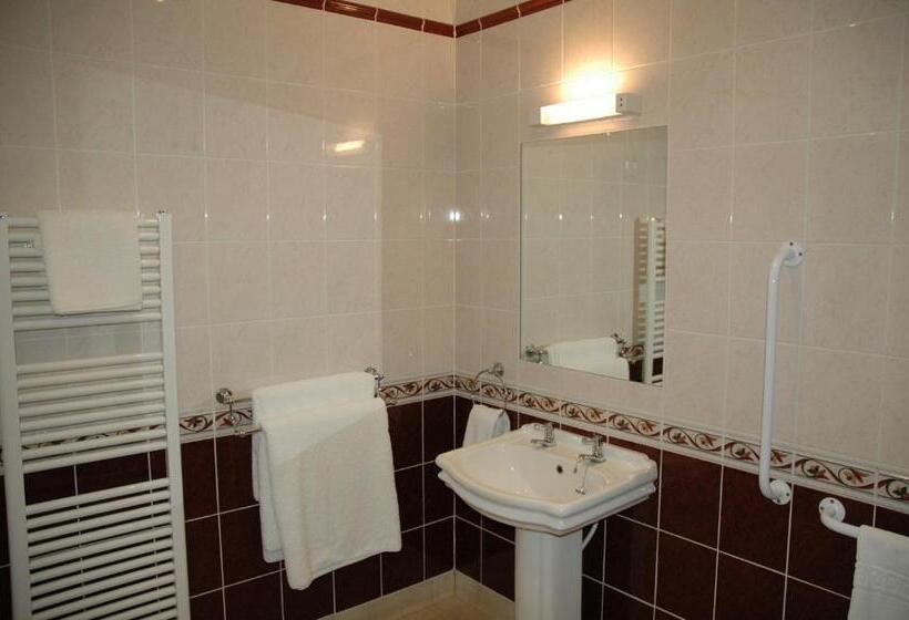 ユースホステル The Royal Inn