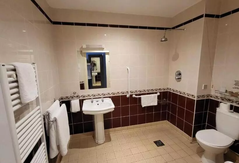 ユースホステル The Royal Inn