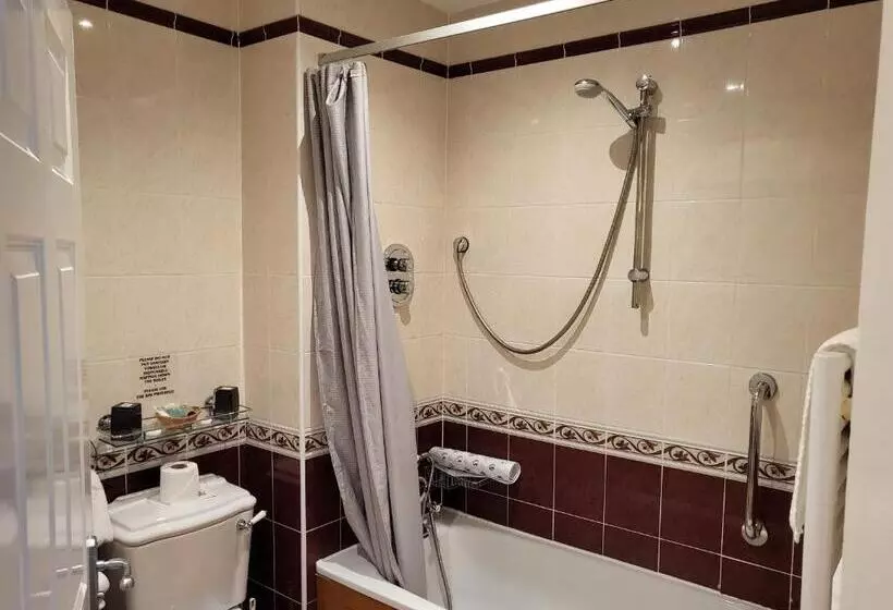 ユースホステル The Royal Inn