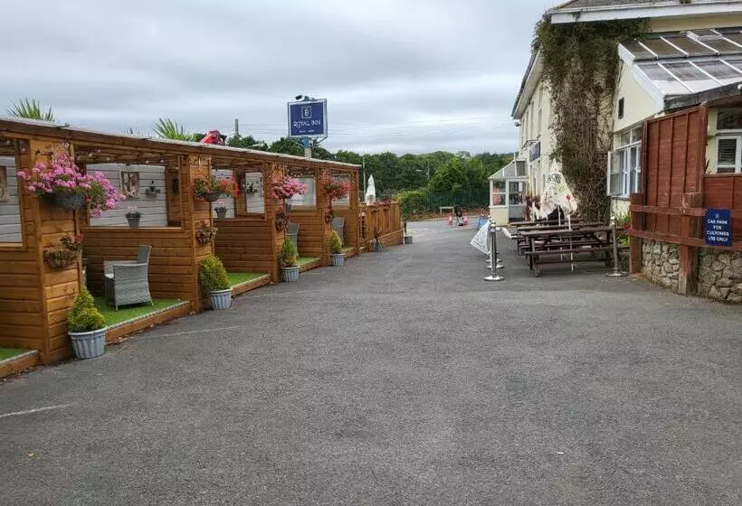 ユースホステル The Royal Inn