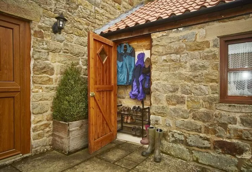 هتل Rawcliffe House Farm