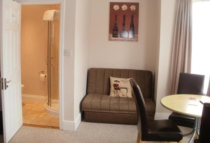 بنسيون Grove Guest House