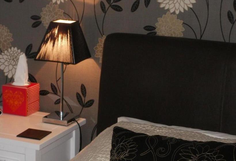 بنسيون Grove Guest House