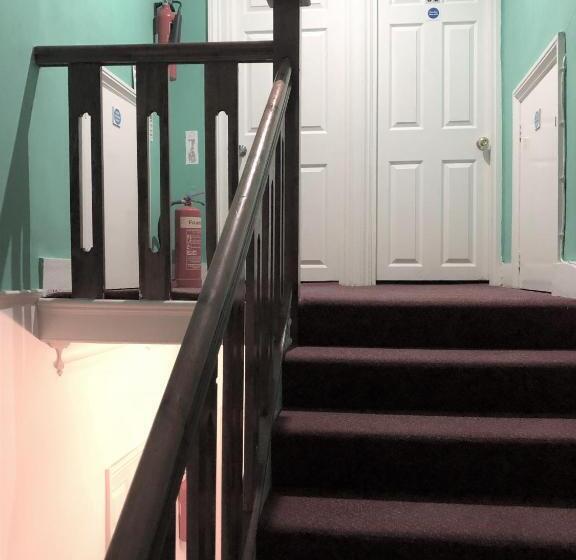 膳宿费 Lyttleton Lodge