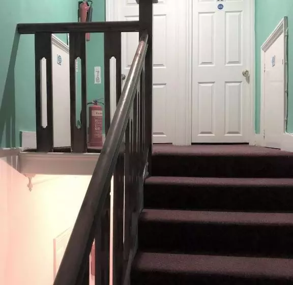 Majatalo Lyttleton Lodge