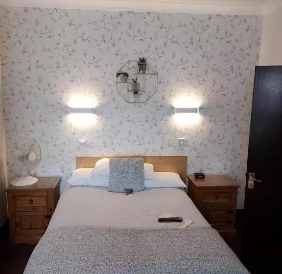 پانسیون Maluth Lodge