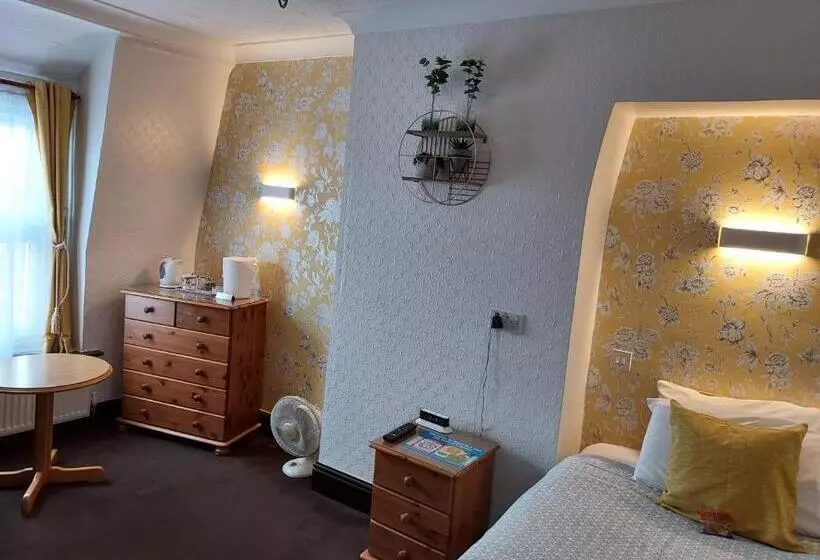 پانسیون Maluth Lodge