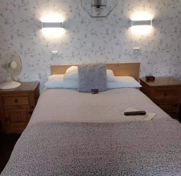 پانسیون Maluth Lodge